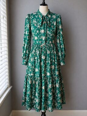 Chelsea 28 Green Floral Dress Size S Elegant Modest Church Wedding